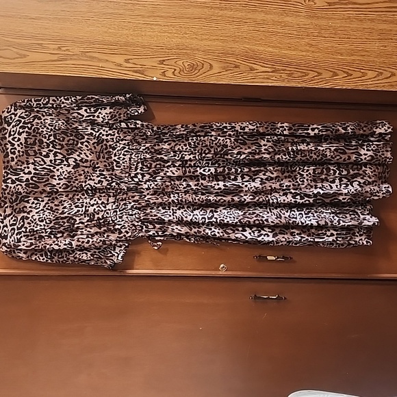 Time and Tru Leopard Wrap Dress Sz L NWT - Picture 6 of 7